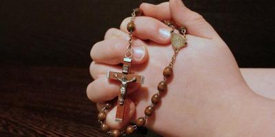 Ambivalences and uncertainties: when the choice of silence in prayer appeases anger